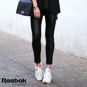 Reebok Classics Leather Sneakers Size 8